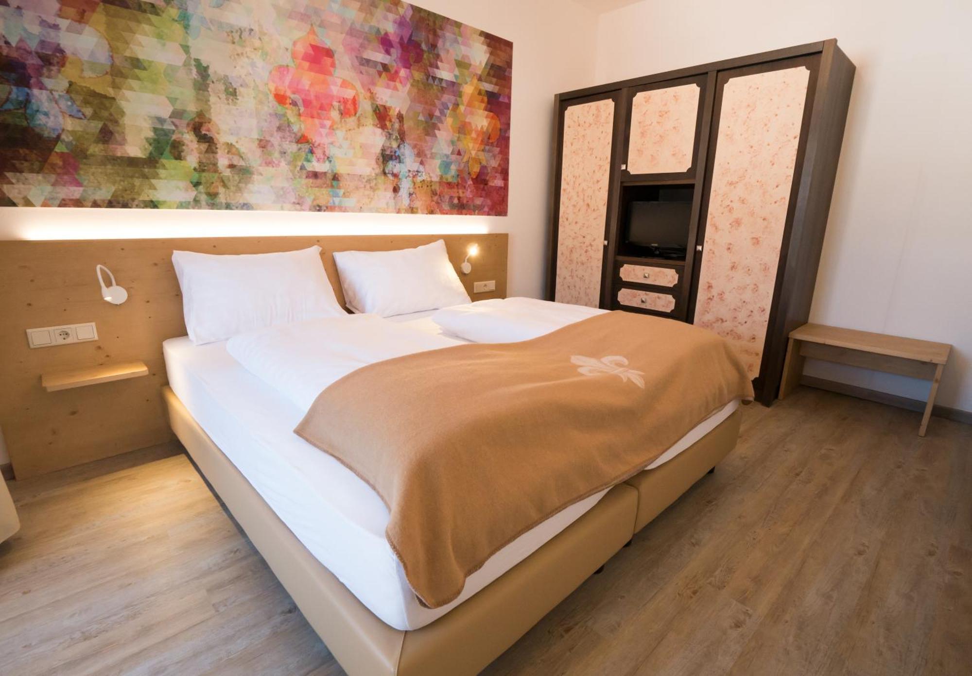 Standard Double Room,1433989480:JPEG